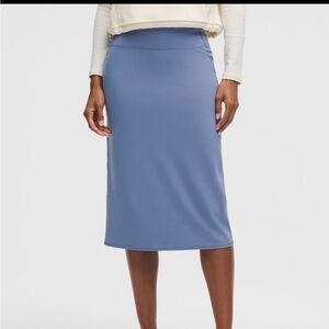 Nulu slim fit high rise midi skirt size 4 color blue